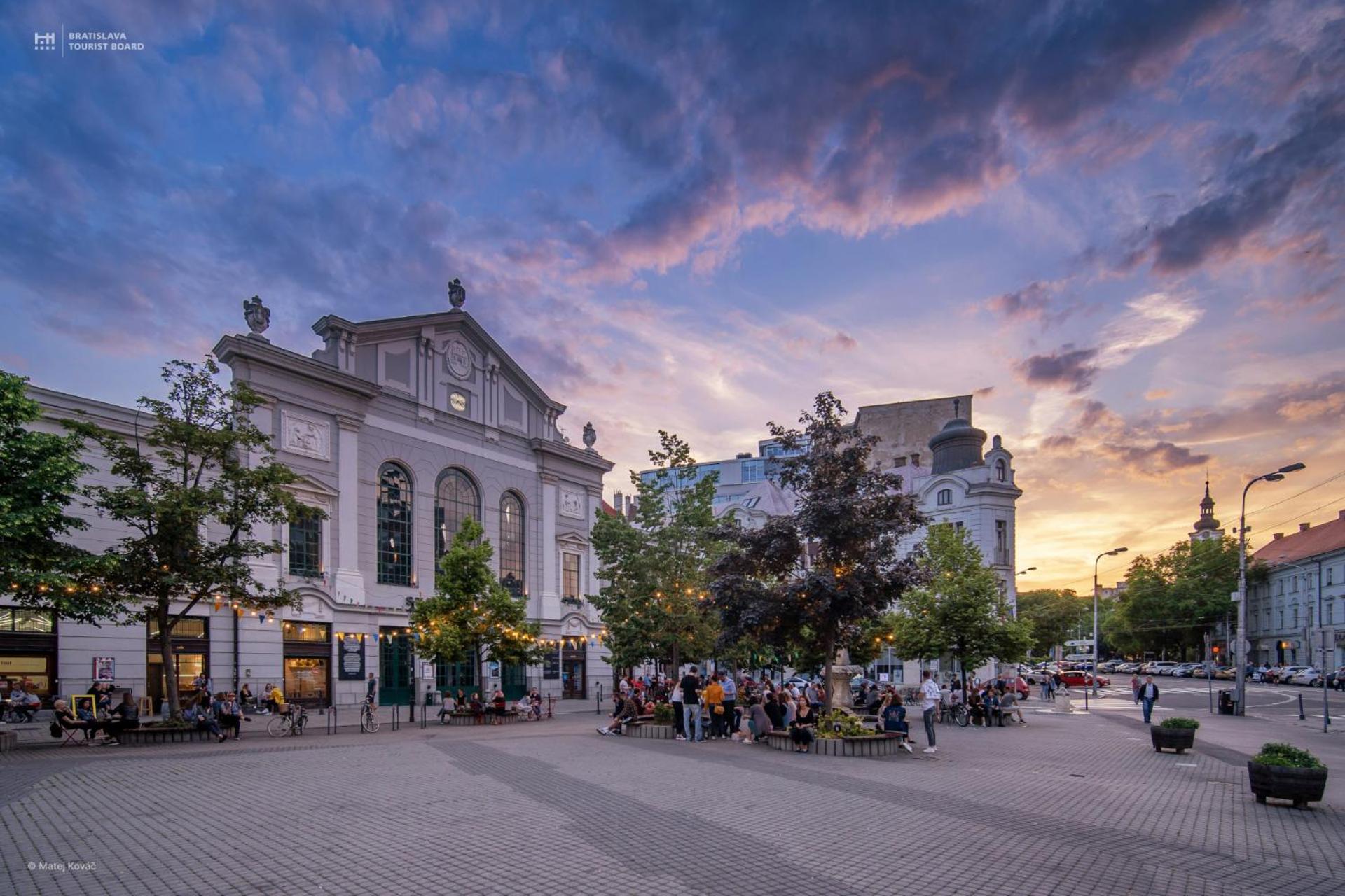 Majestic Old Town Apartments Bratislava Exterior photo